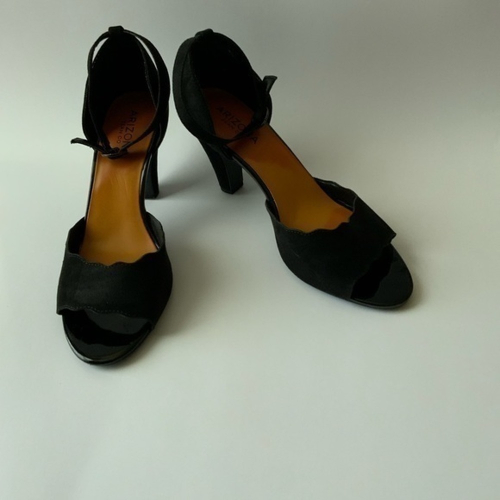 Heels - Picture 2 of 6